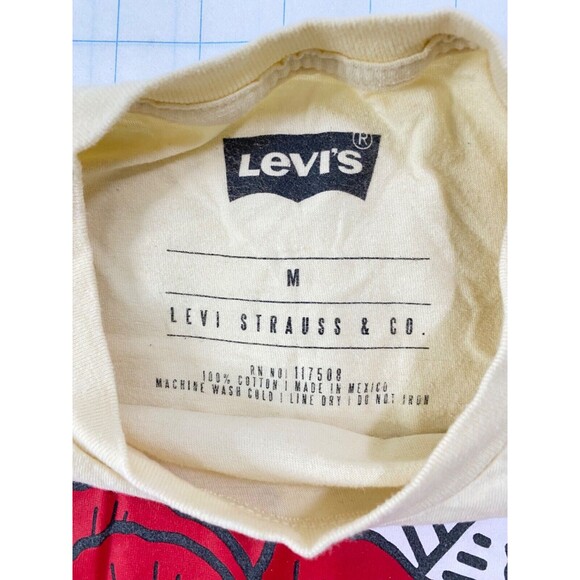 Women’s Medium Shirt Levis Off White Yellow In Color Crewneck Short Sleeve - Picture 9 of 9